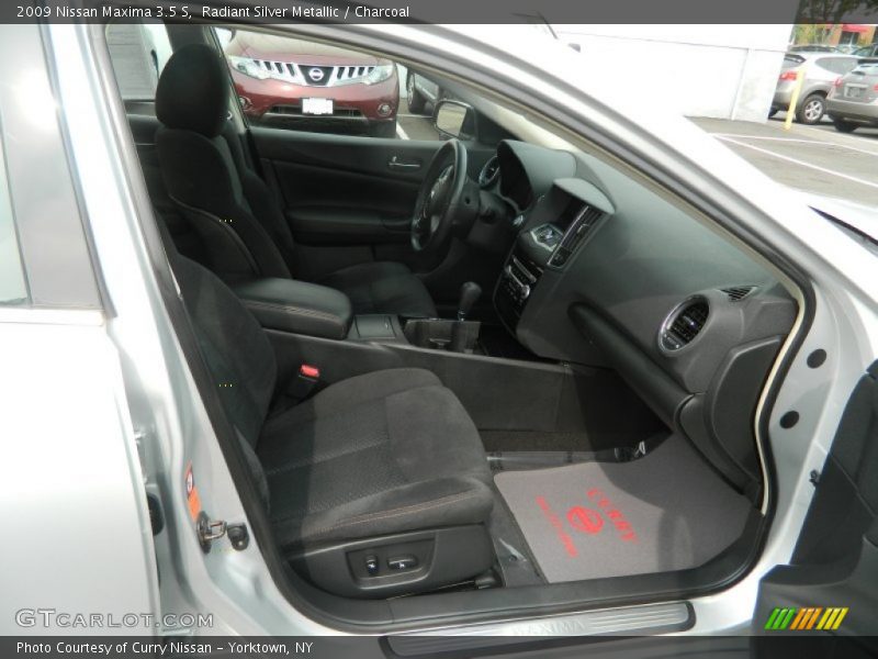Radiant Silver Metallic / Charcoal 2009 Nissan Maxima 3.5 S