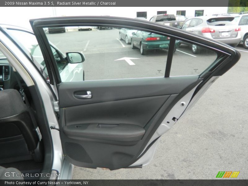 Radiant Silver Metallic / Charcoal 2009 Nissan Maxima 3.5 S