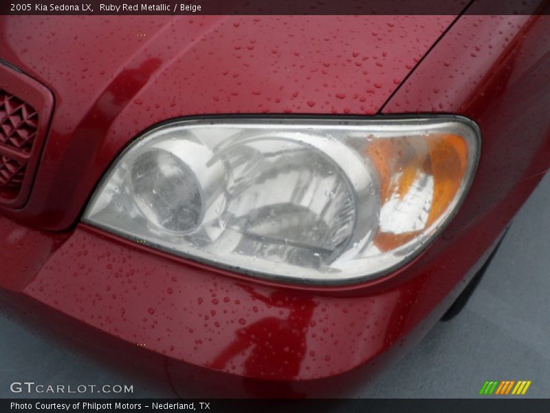Ruby Red Metallic / Beige 2005 Kia Sedona LX