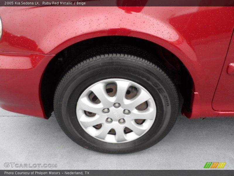 Ruby Red Metallic / Beige 2005 Kia Sedona LX