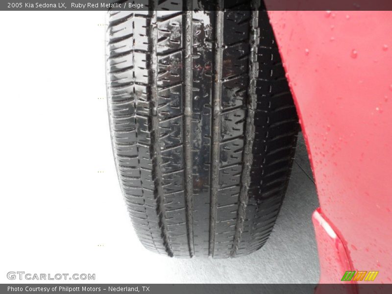 Ruby Red Metallic / Beige 2005 Kia Sedona LX