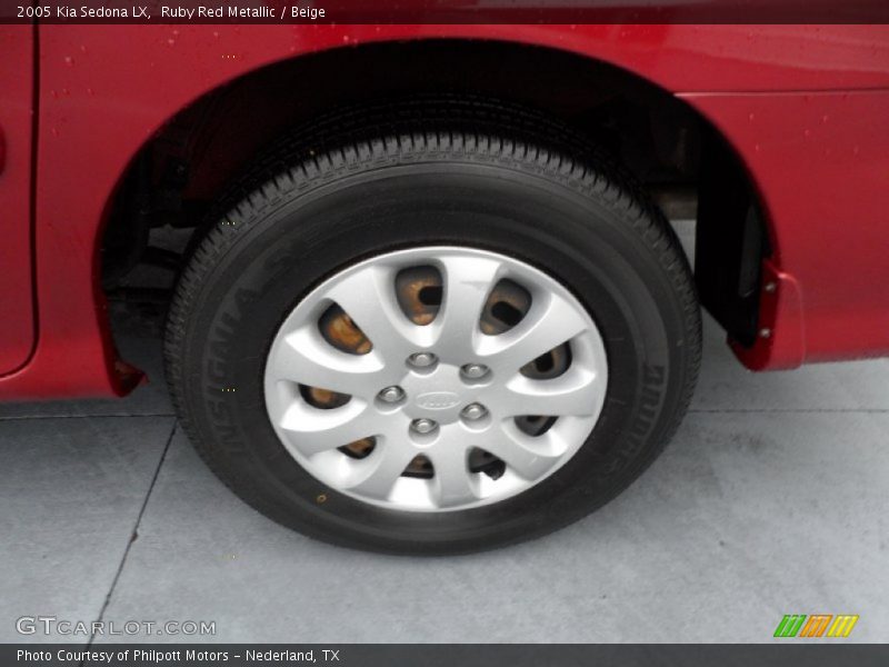 Ruby Red Metallic / Beige 2005 Kia Sedona LX