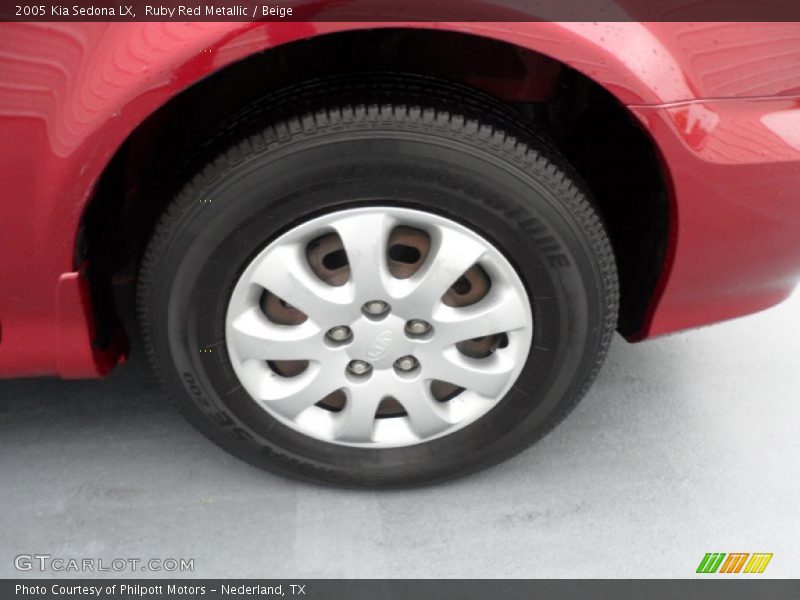 Ruby Red Metallic / Beige 2005 Kia Sedona LX