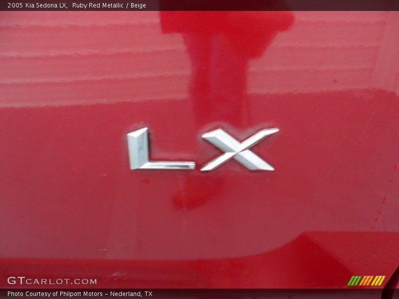 Ruby Red Metallic / Beige 2005 Kia Sedona LX
