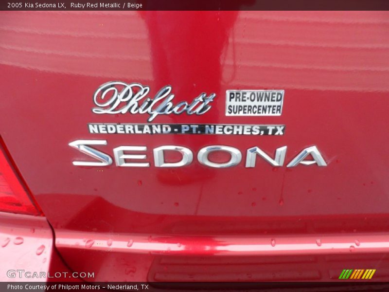 Ruby Red Metallic / Beige 2005 Kia Sedona LX