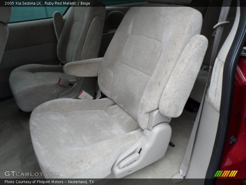 Ruby Red Metallic / Beige 2005 Kia Sedona LX