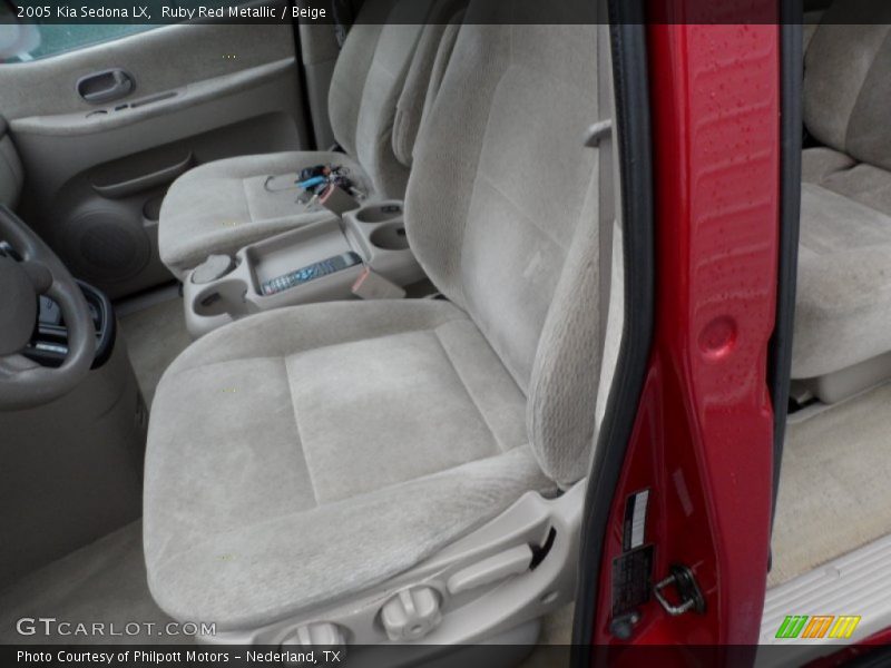 Ruby Red Metallic / Beige 2005 Kia Sedona LX