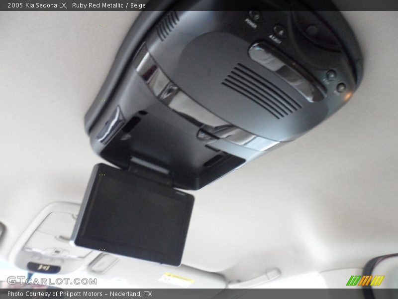 Ruby Red Metallic / Beige 2005 Kia Sedona LX