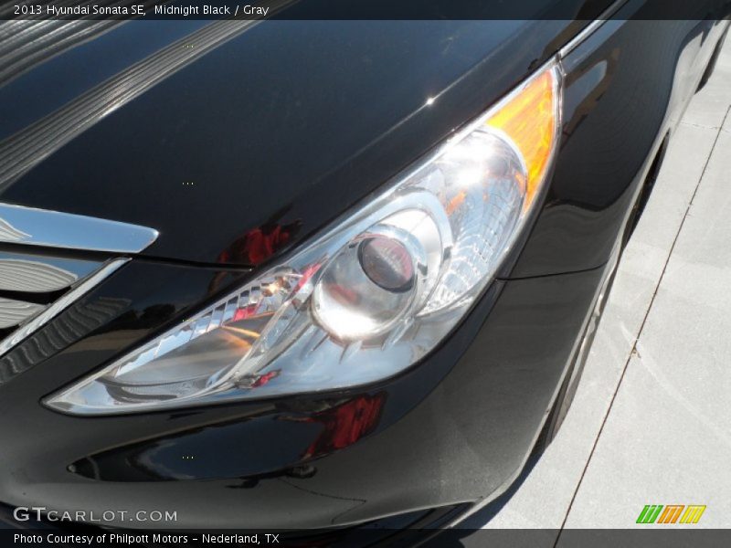 Midnight Black / Gray 2013 Hyundai Sonata SE