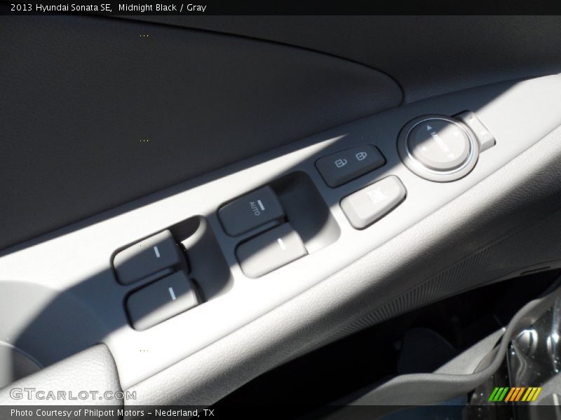 Midnight Black / Gray 2013 Hyundai Sonata SE