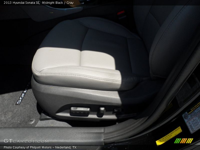 Midnight Black / Gray 2013 Hyundai Sonata SE