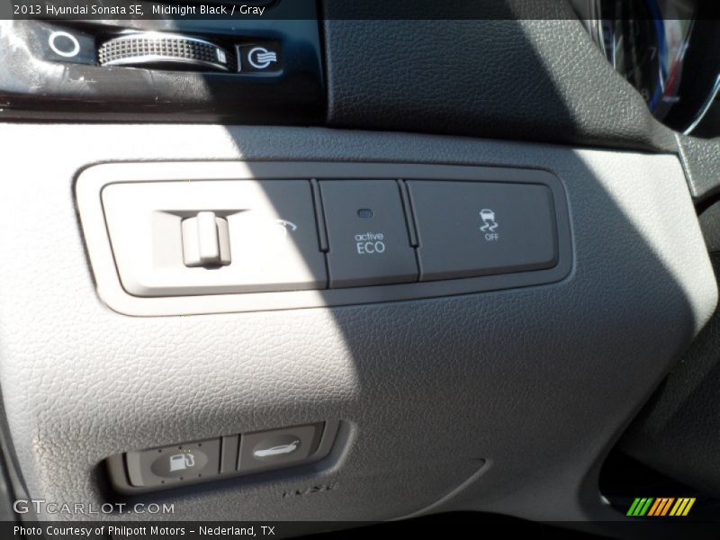 Midnight Black / Gray 2013 Hyundai Sonata SE