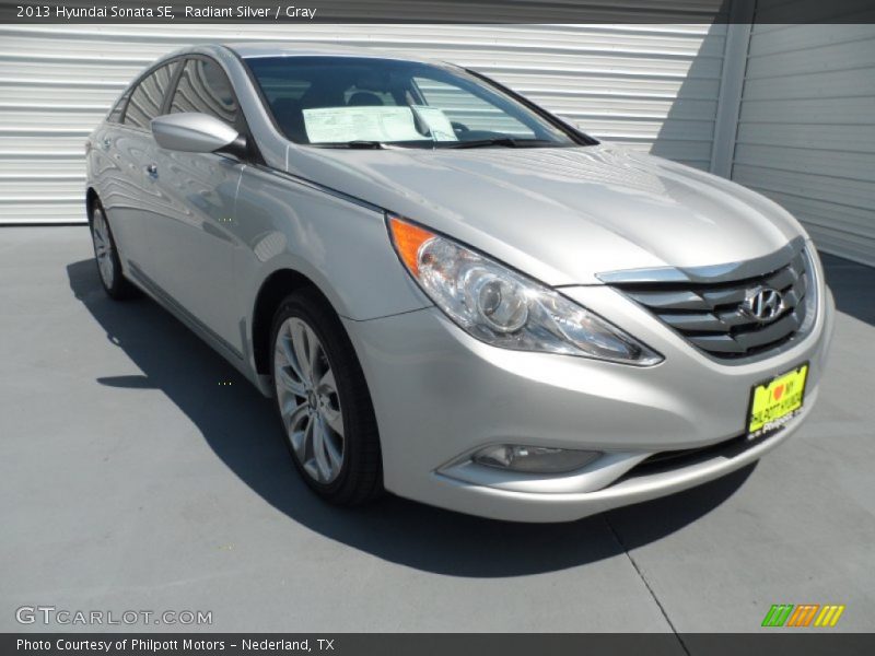 Radiant Silver / Gray 2013 Hyundai Sonata SE