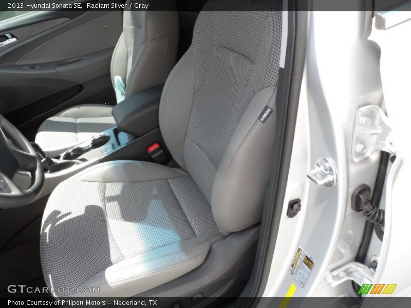 Radiant Silver / Gray 2013 Hyundai Sonata SE
