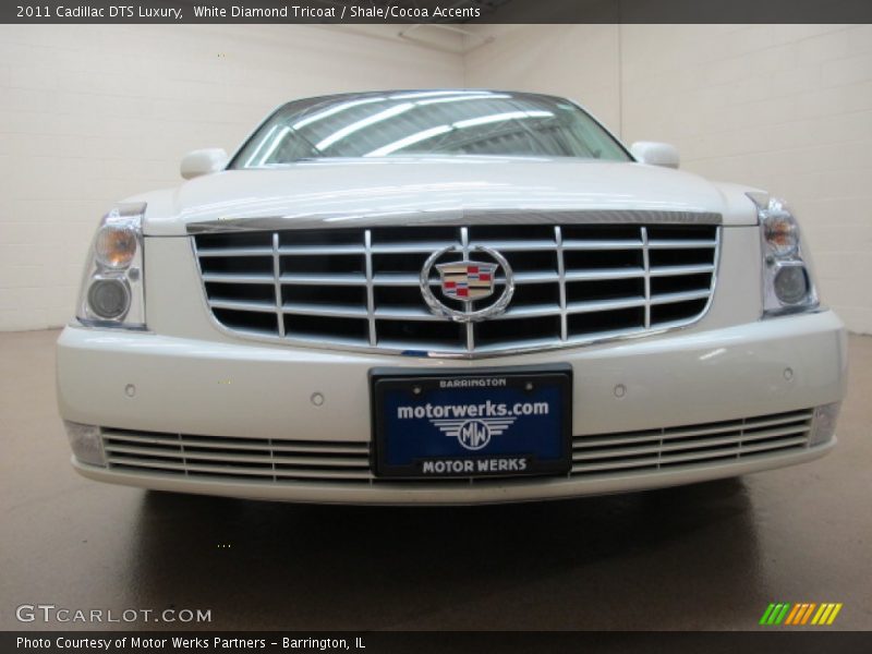White Diamond Tricoat / Shale/Cocoa Accents 2011 Cadillac DTS Luxury