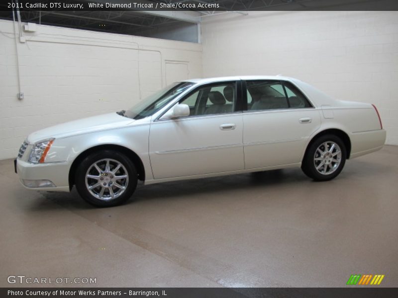 White Diamond Tricoat / Shale/Cocoa Accents 2011 Cadillac DTS Luxury