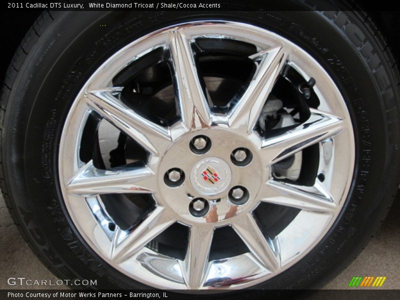 White Diamond Tricoat / Shale/Cocoa Accents 2011 Cadillac DTS Luxury