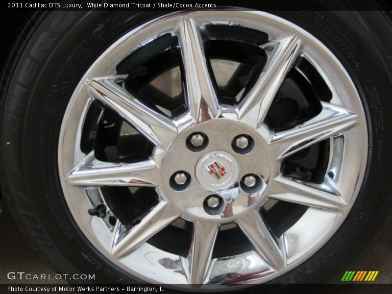 White Diamond Tricoat / Shale/Cocoa Accents 2011 Cadillac DTS Luxury