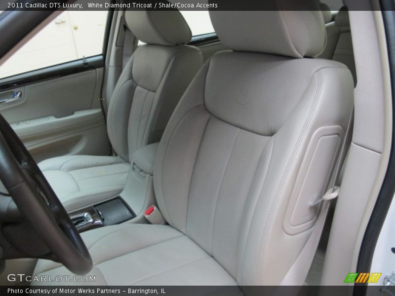 White Diamond Tricoat / Shale/Cocoa Accents 2011 Cadillac DTS Luxury