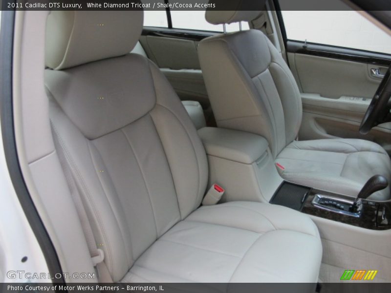 White Diamond Tricoat / Shale/Cocoa Accents 2011 Cadillac DTS Luxury