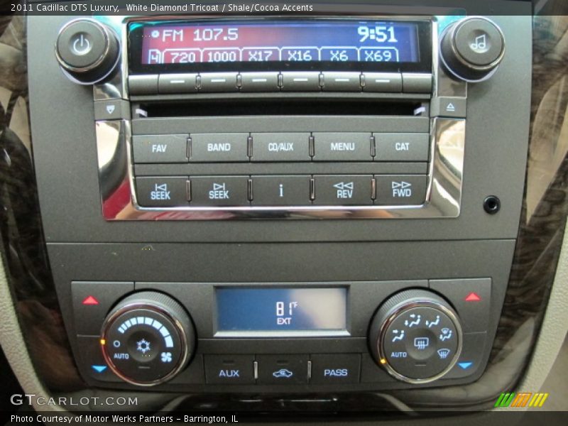 White Diamond Tricoat / Shale/Cocoa Accents 2011 Cadillac DTS Luxury