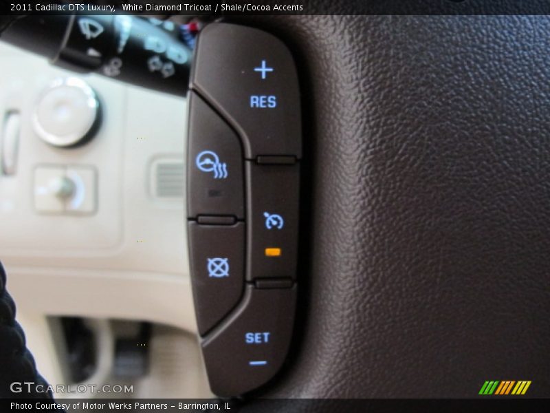 White Diamond Tricoat / Shale/Cocoa Accents 2011 Cadillac DTS Luxury