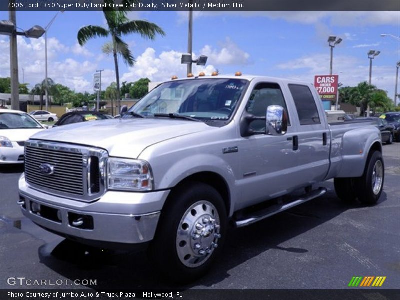 Front 3/4 View of 2006 F350 Super Duty Lariat Crew Cab Dually