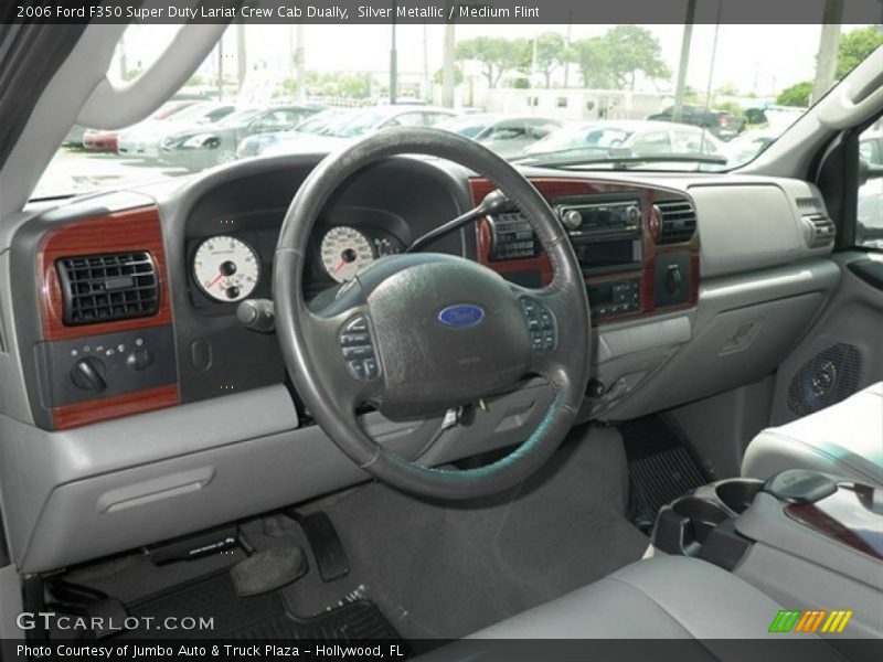 Dashboard of 2006 F350 Super Duty Lariat Crew Cab Dually
