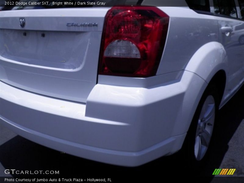 Bright White / Dark Slate Gray 2012 Dodge Caliber SXT