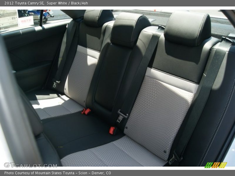 Super White / Black/Ash 2012 Toyota Camry SE