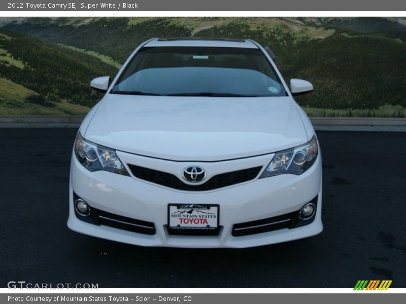 Super White / Black 2012 Toyota Camry SE