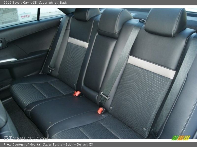 Super White / Black 2012 Toyota Camry SE