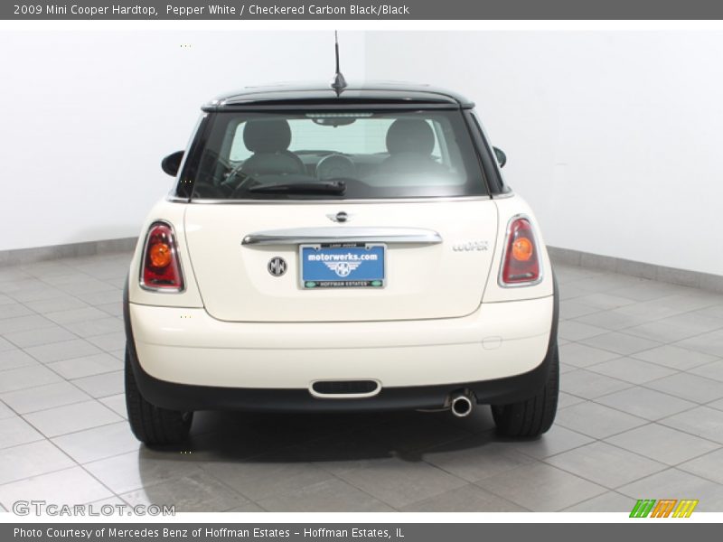 Pepper White / Checkered Carbon Black/Black 2009 Mini Cooper Hardtop