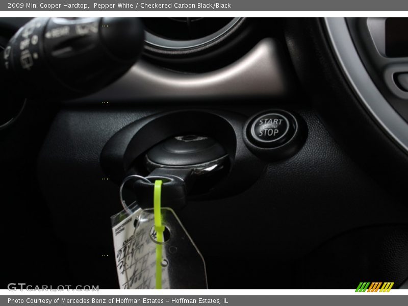 Pepper White / Checkered Carbon Black/Black 2009 Mini Cooper Hardtop
