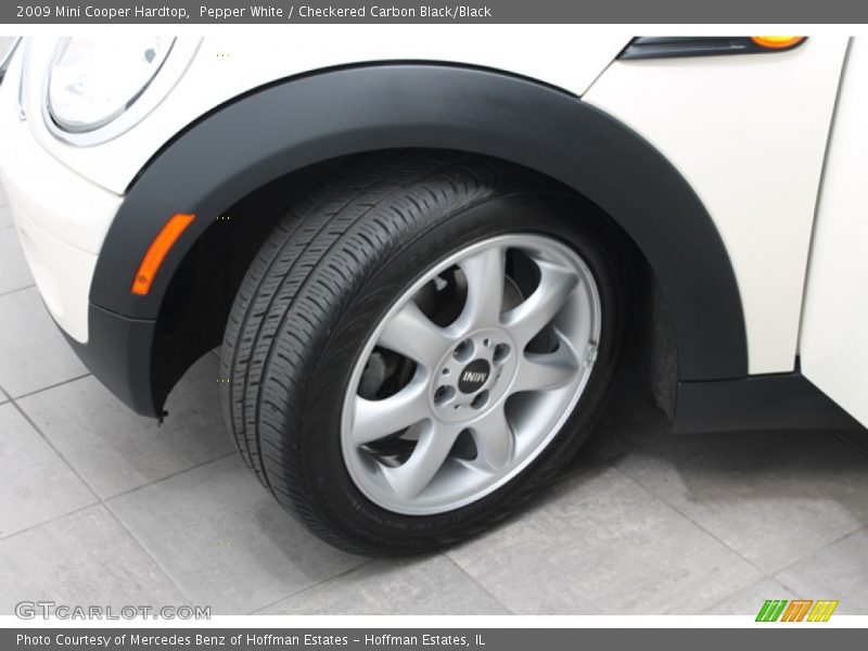 Pepper White / Checkered Carbon Black/Black 2009 Mini Cooper Hardtop