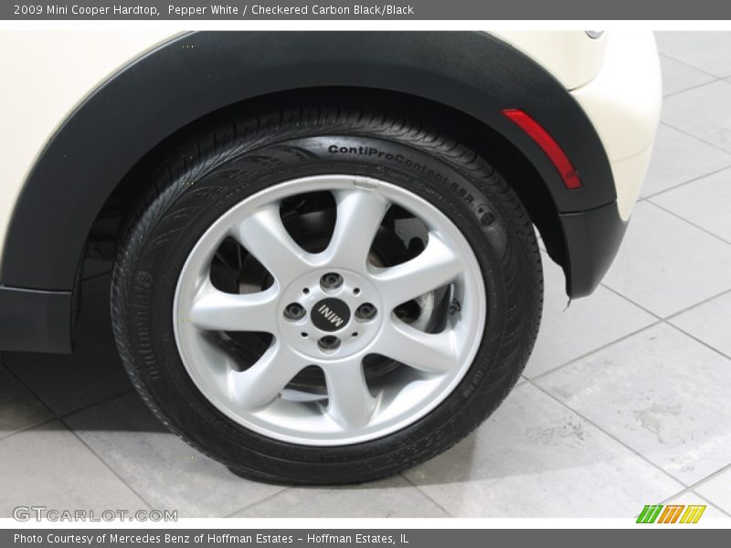Pepper White / Checkered Carbon Black/Black 2009 Mini Cooper Hardtop