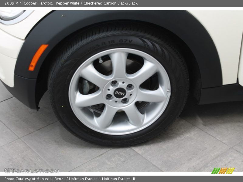 Pepper White / Checkered Carbon Black/Black 2009 Mini Cooper Hardtop