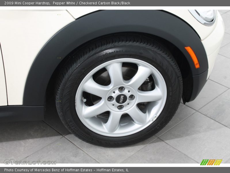 Pepper White / Checkered Carbon Black/Black 2009 Mini Cooper Hardtop