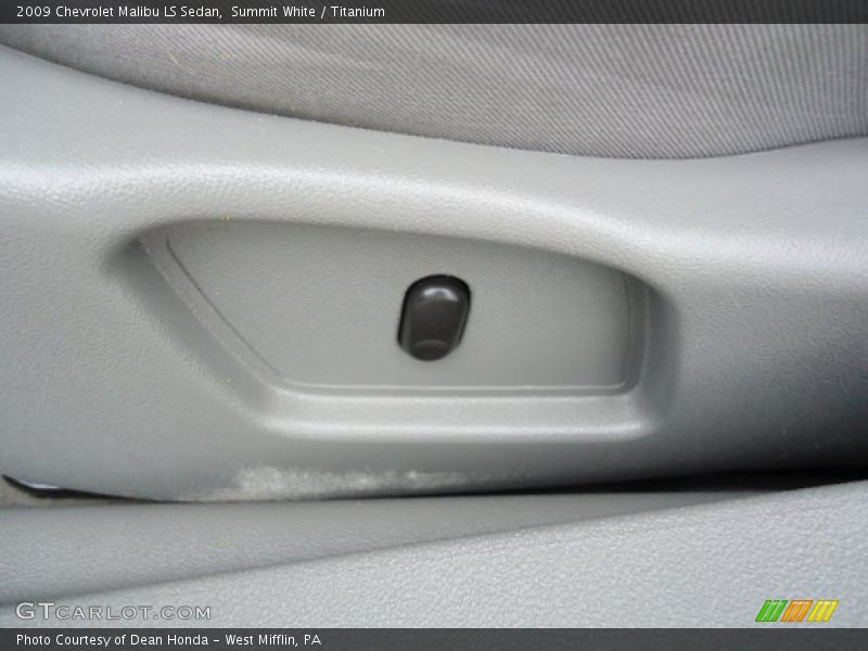 Summit White / Titanium 2009 Chevrolet Malibu LS Sedan