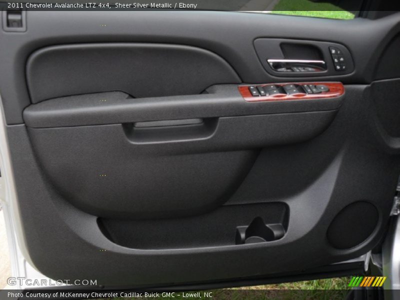 Sheer Silver Metallic / Ebony 2011 Chevrolet Avalanche LTZ 4x4
