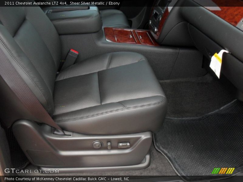 Sheer Silver Metallic / Ebony 2011 Chevrolet Avalanche LTZ 4x4