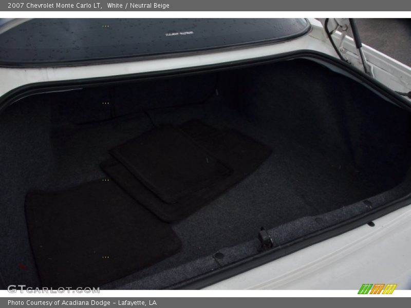 White / Neutral Beige 2007 Chevrolet Monte Carlo LT
