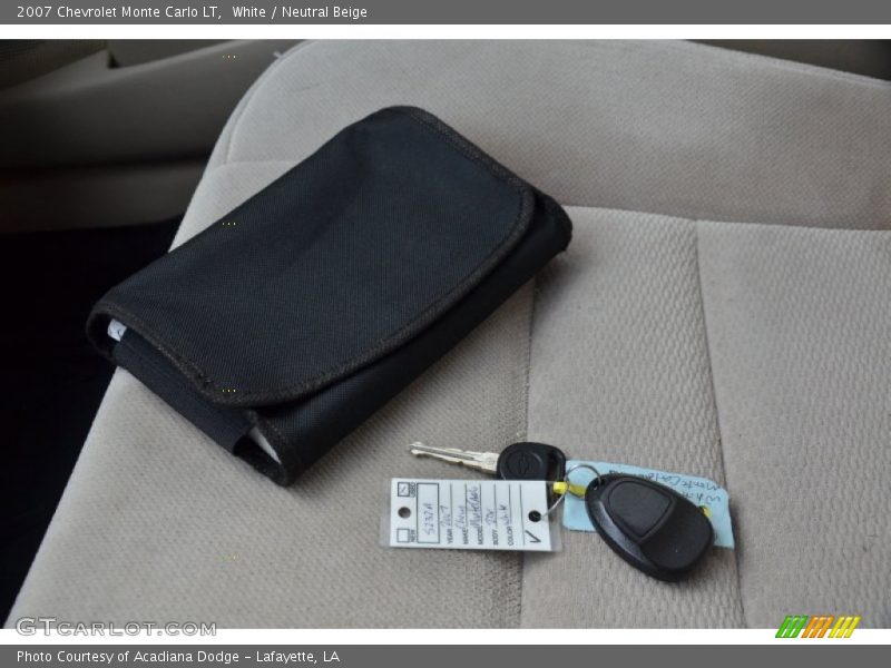 White / Neutral Beige 2007 Chevrolet Monte Carlo LT