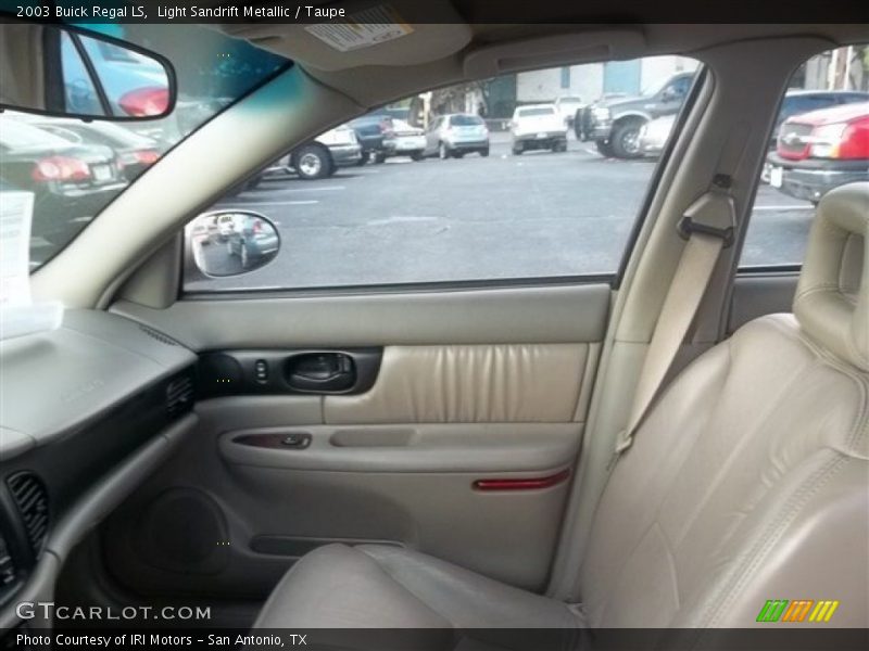 Light Sandrift Metallic / Taupe 2003 Buick Regal LS