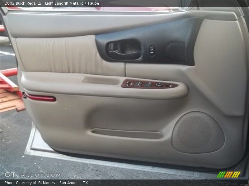 Light Sandrift Metallic / Taupe 2003 Buick Regal LS