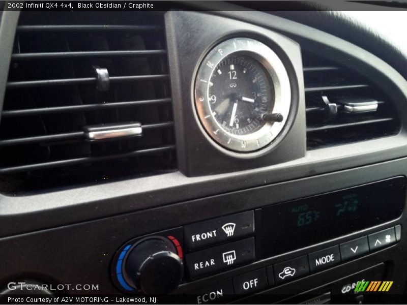 Black Obsidian / Graphite 2002 Infiniti QX4 4x4