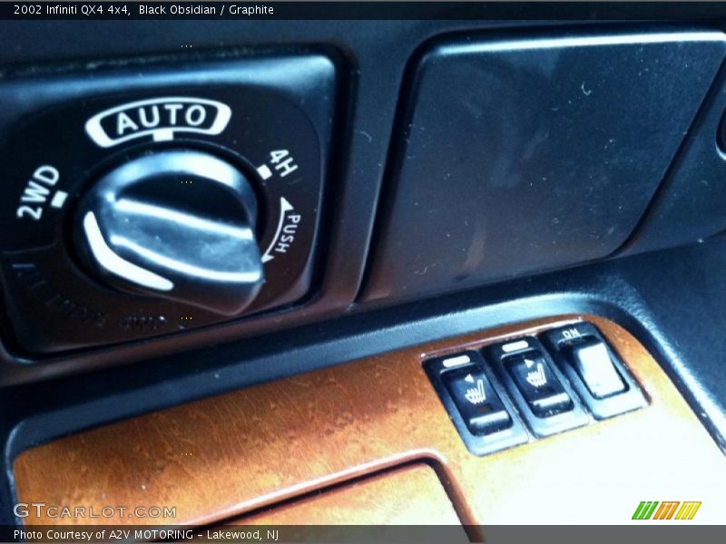 Black Obsidian / Graphite 2002 Infiniti QX4 4x4