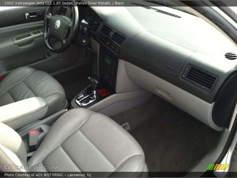 Reflex Silver Metallic / Black 2002 Volkswagen Jetta GLS 1.8T Sedan