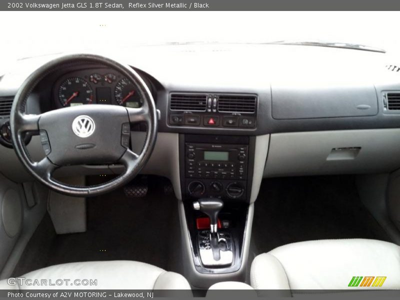 Reflex Silver Metallic / Black 2002 Volkswagen Jetta GLS 1.8T Sedan