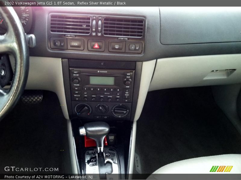 Reflex Silver Metallic / Black 2002 Volkswagen Jetta GLS 1.8T Sedan